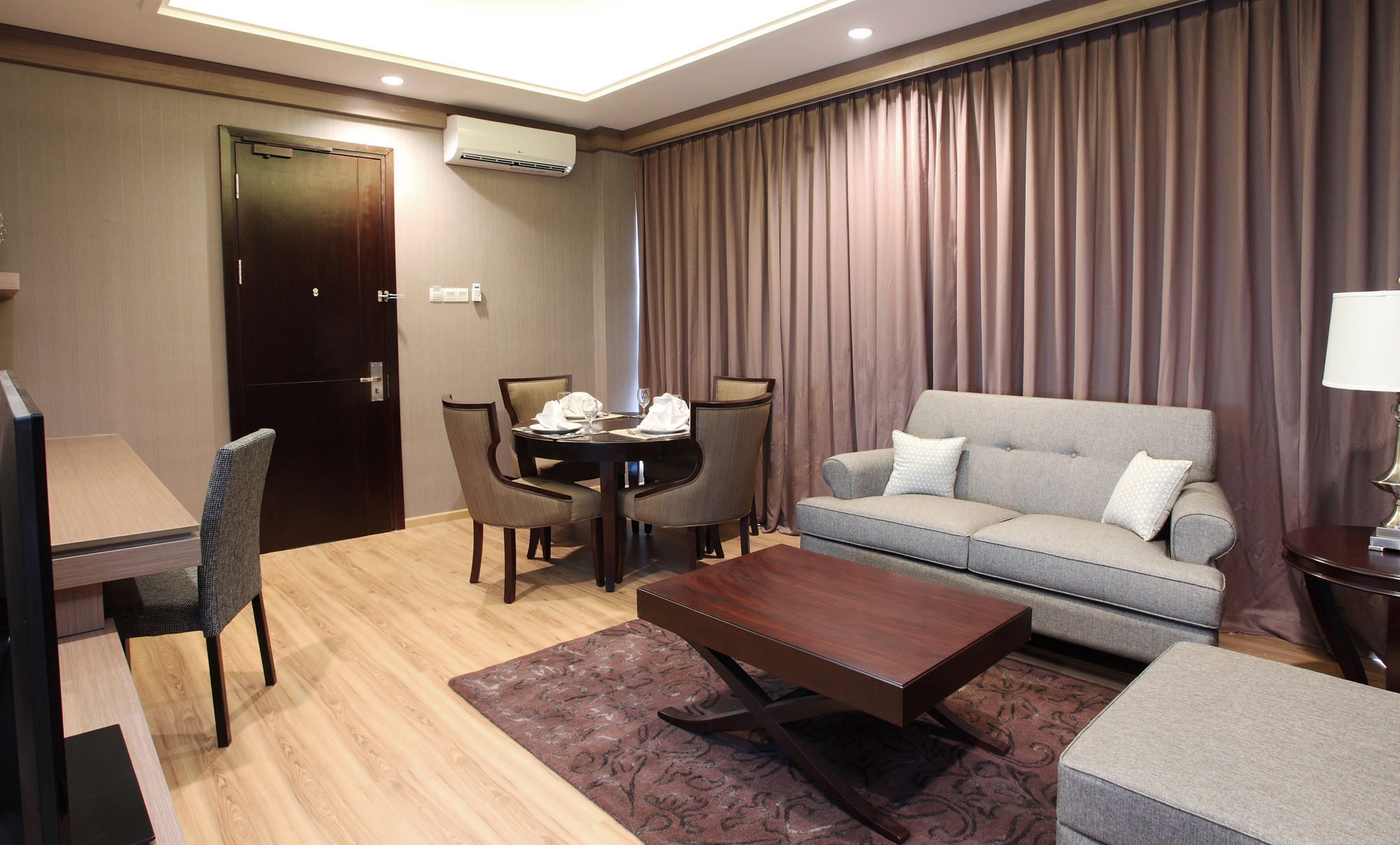 สวิส - เบลโฮเต็ล โซรง Hotel ภายนอก รูปภาพ